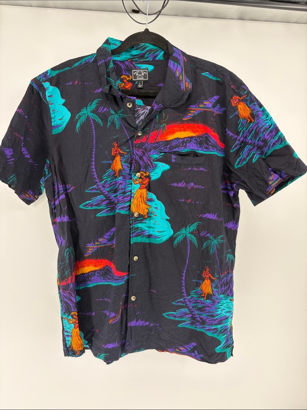 Dark Seas vintage-Inspired Black Hawaiian Print Camp Shirt L